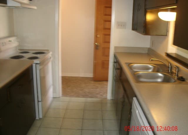 rental at 409 E Wright Blvd in Universal City, TX — photo 2