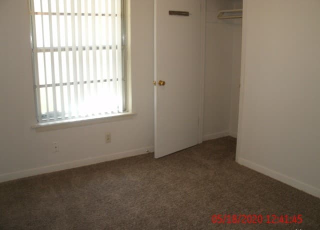 rental at 409 E Wright Blvd in Universal City, TX — photo 5