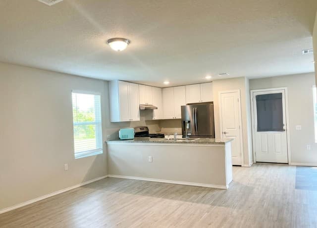 rental at 914  Albatross Way in San Antonio, TX — photo 5