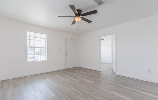 rental at 1010  County Road 4516 Unit 1010 in Castroville, TX — photo 5