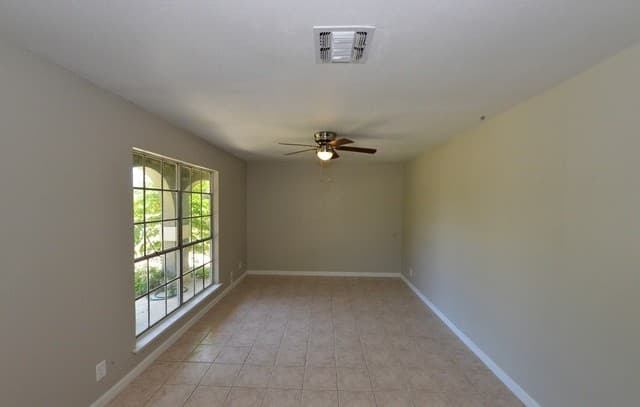 rental at 7217  Leading Oaks in Live Oak, TX — photo 2