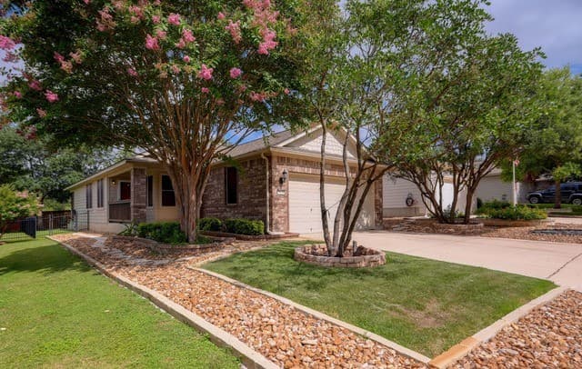 rental at 5139  Cactus Thorn in San Antonio, TX — photo 2
