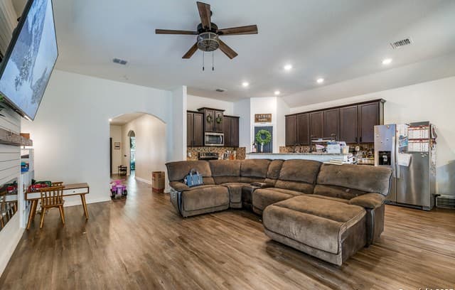 rental at 6122  Underwood Way in San Antonio, TX — photo 4