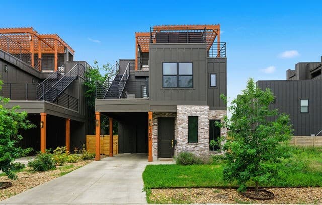 rental at 107  Dowdy St in San Antonio, TX — photo 1