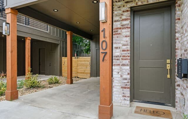 rental at 107  Dowdy St in San Antonio, TX — photo 3