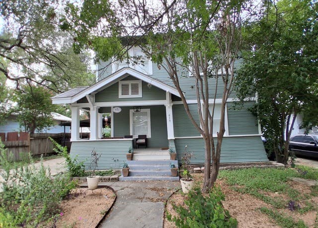 rental at 619  Cedar St in San Antonio, TX — photo 2