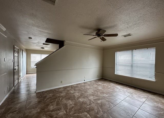 rental at 5022  River Kenton in San Antonio, TX — photo 3