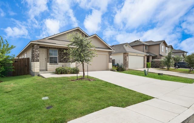 rental at 12103  Sampson Crk in San Antonio, TX — photo 3