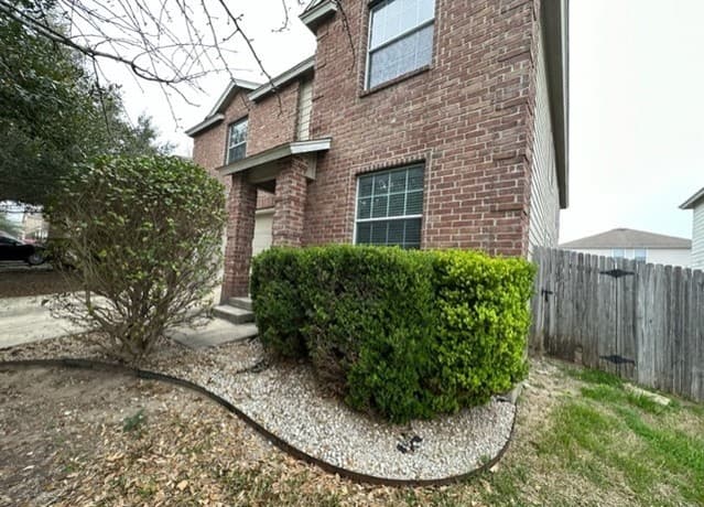 rental at 2111 Red Rock Xing in San Antonio TX