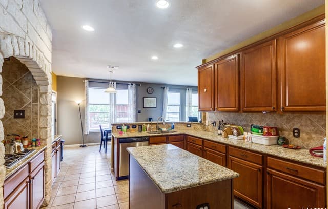 rental at 25703  Fan Flower in San Antonio, TX — photo 3