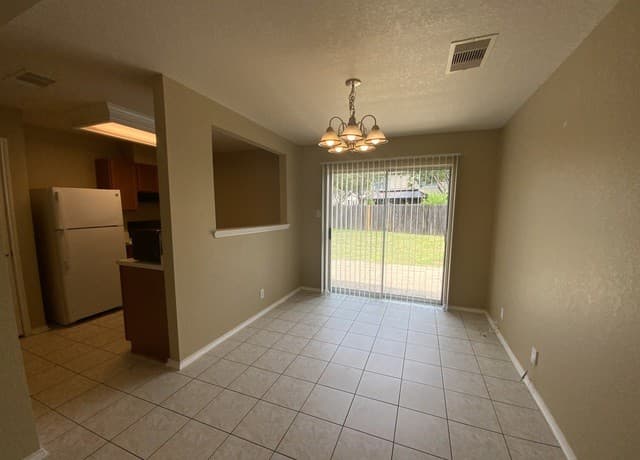 rental at 11103  Ballard Peak in San Antonio, TX — photo 4