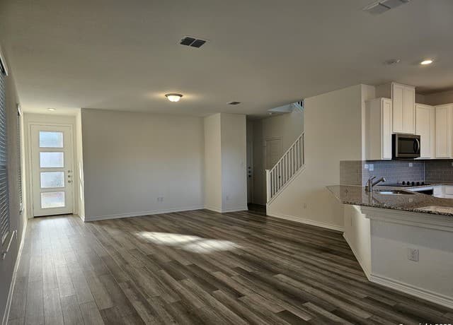 rental at 4955  Usaa Blvd Unit 21 in San Antonio, TX — photo 3