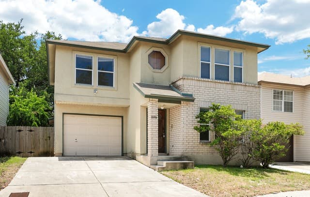 rental at 10106  Amber Flora Dr in San Antonio, TX — photo 1