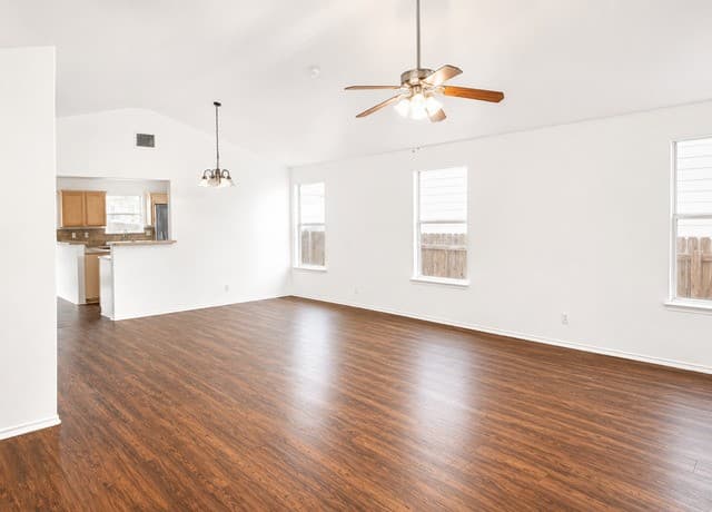 rental at 4124  Wensledale Dr in Schertz, TX — photo 3