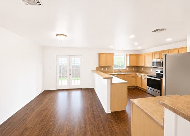 rental at 4124  Wensledale Dr in Schertz, TX — photo 4