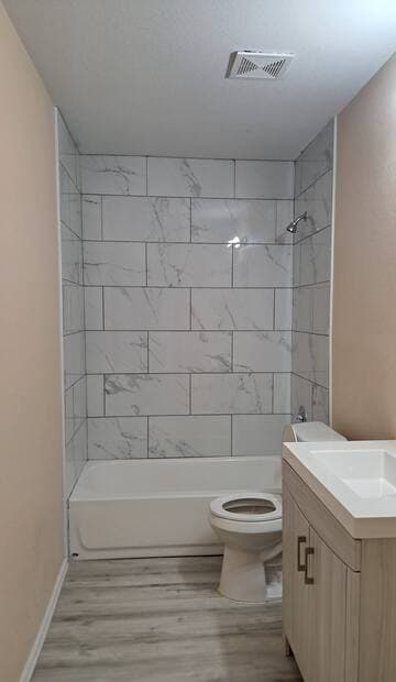 2-bedroom rental at 3718 Pleasanton Rd Unit 2-104 in San Antonio, TX — photo 3