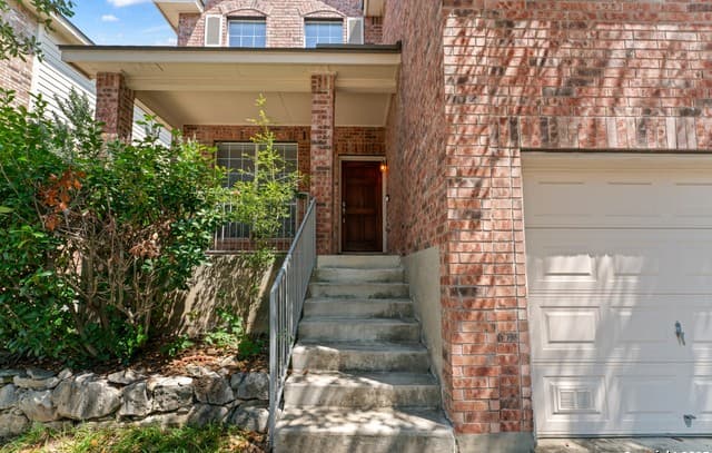 rental at 807  Midway Crst in San Antonio, TX — photo 3