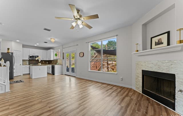 rental at 807  Midway Crst in San Antonio, TX — photo 4