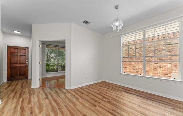 rental at 807  Midway Crst in San Antonio, TX — photo 5