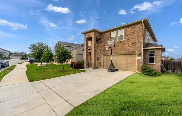 rental at 10330  Luneville Ln in Schertz TX