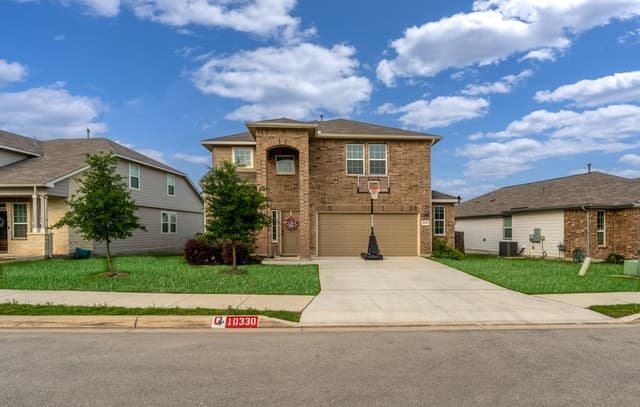 rental at 10330  Luneville Ln in Schertz, TX — photo 2