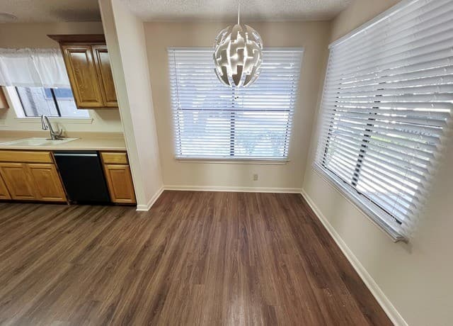 rental at 304  Thetford in San Antonio, TX — photo 4