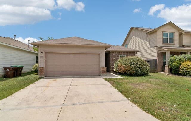 rental at 9922  Belmore in San Antonio, TX — photo 2