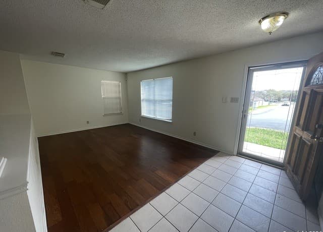 rental at 8315 Northaven Dr in Converse TX