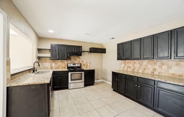 rental at 1315  Rio Linda in San Antonio, TX — photo 5
