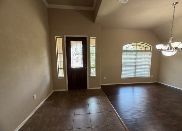 rental at 27039  Trinity Bnd in San Antonio, TX — photo 3
