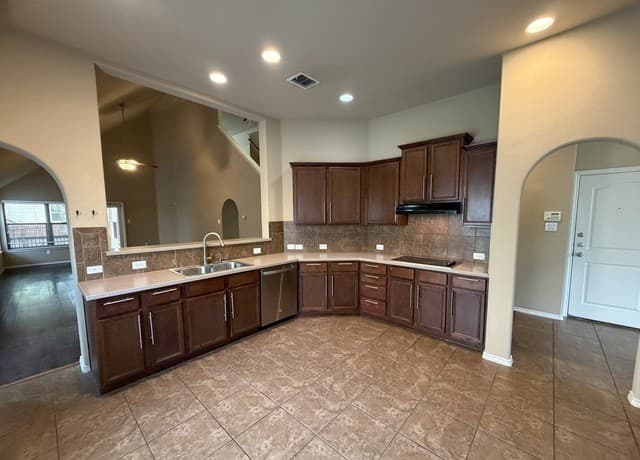 rental at 27039  Trinity Bnd in San Antonio, TX — photo 4