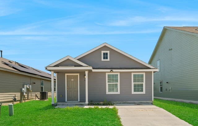 rental at 422  De Herrera in San Antonio, TX — photo 1