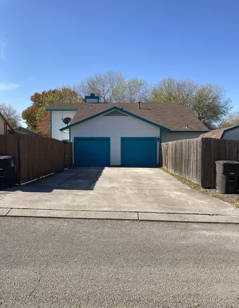 rental at 3403  Ridge Country St in San Antonio, TX — photo 2