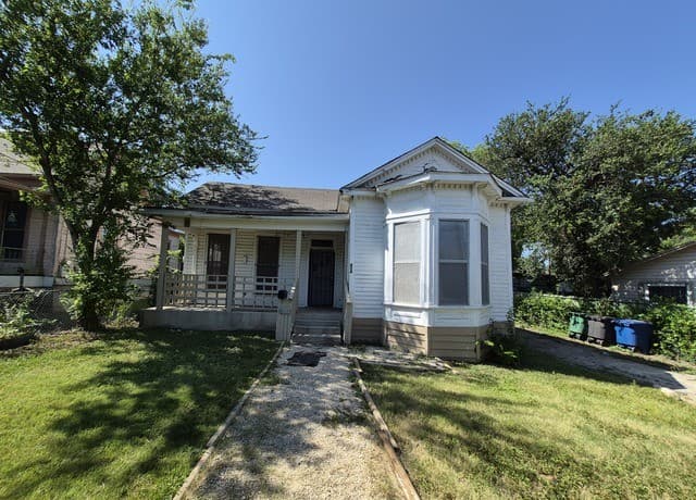 rental at 414  Sherman in San Antonio, TX — photo 1