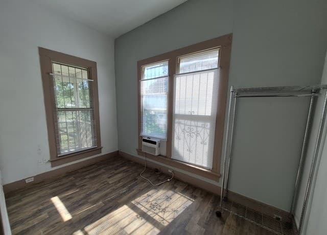 rental at 414  Sherman in San Antonio, TX — photo 3