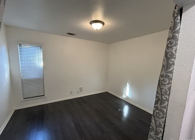 rental at 9215  Powhatan Dr in San Antonio, TX — photo 3