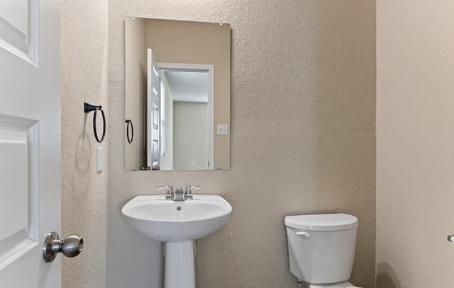 rental at 10610  Green Lake Dr in San Antonio, TX — photo 5