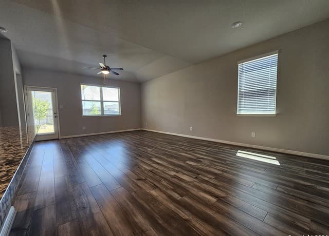 rental at 12903  Irvin Path in San Antonio, TX — photo 3