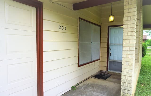 rental at 202  Brenda Dr in Converse, TX — photo 3