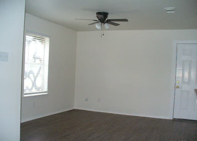 rental at 9031  Port Shire Dr in San Antonio, TX — photo 3