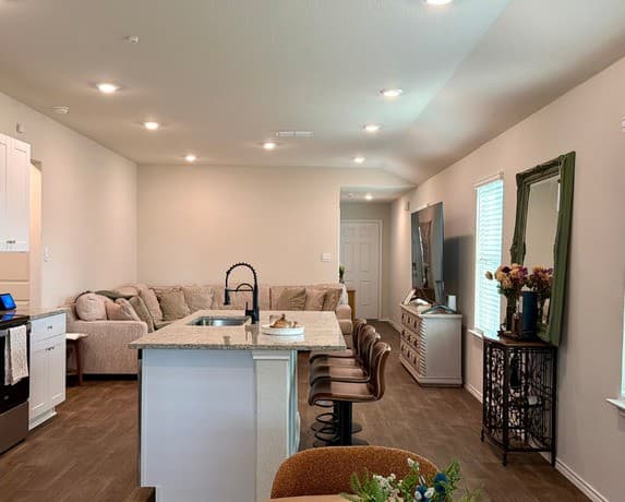 rental at 3019  Lindenwood Way in San Antonio, TX — photo 2