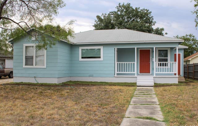 rental at 1475  Contour Dr in San Antonio, TX — photo 1