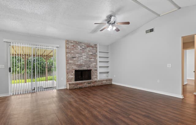 rental at 10341  Flatland in Converse, TX — photo 2