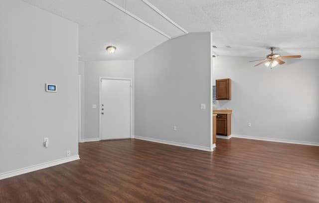 rental at 10341  Flatland in Converse, TX — photo 4