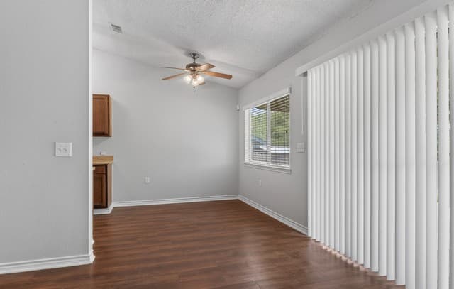 rental at 10341  Flatland in Converse, TX — photo 5