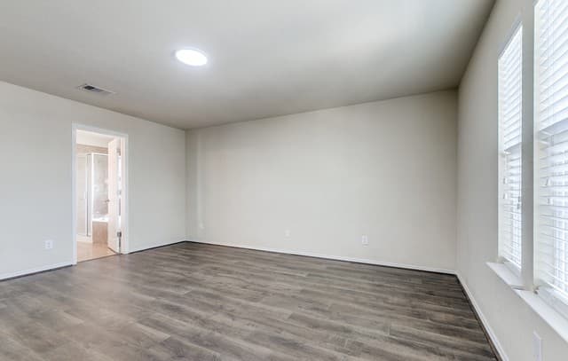 rental at 11418  Estufa Canyon in San Antonio, TX — photo 2