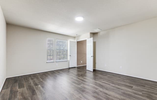 rental at 11418  Estufa Canyon in San Antonio, TX — photo 5