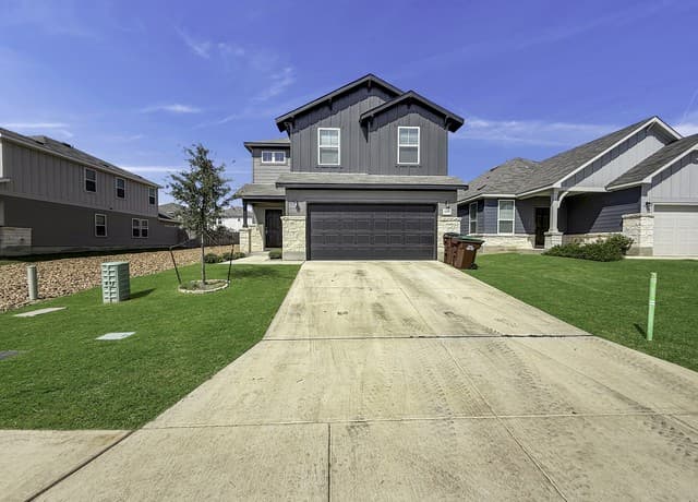 rental at 819 Bluegrass Pt in New Braunfels TX