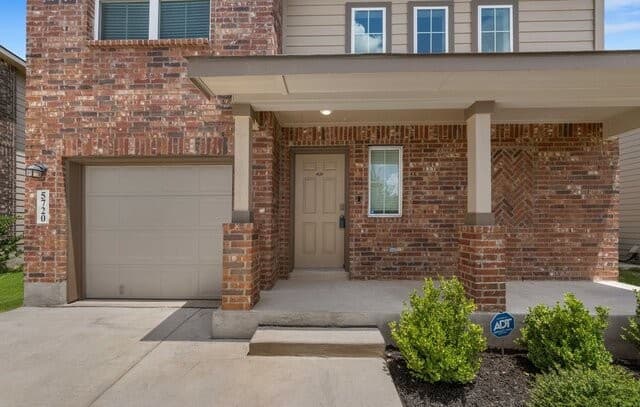 rental at 5720  Brook Prairie in San Antonio, TX — photo 3