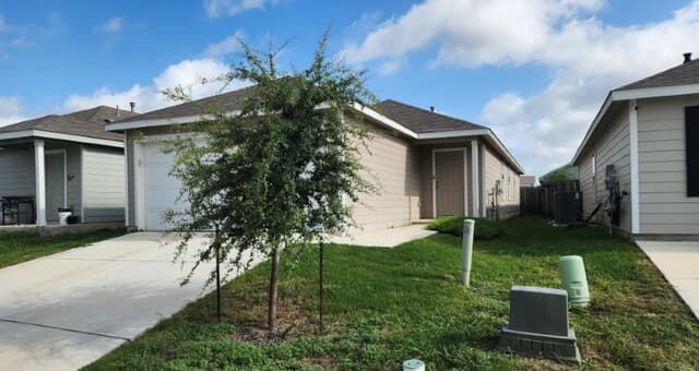 rental at 13869  Llama Pl in San Antonio, TX — photo 2